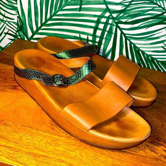 Fitflop Shoes - Fitflop Metallic Green Snake Embossed Slide Sandals Tan Leather Women’s 10